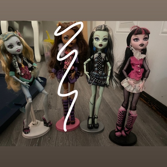 Monster High Dolls read description